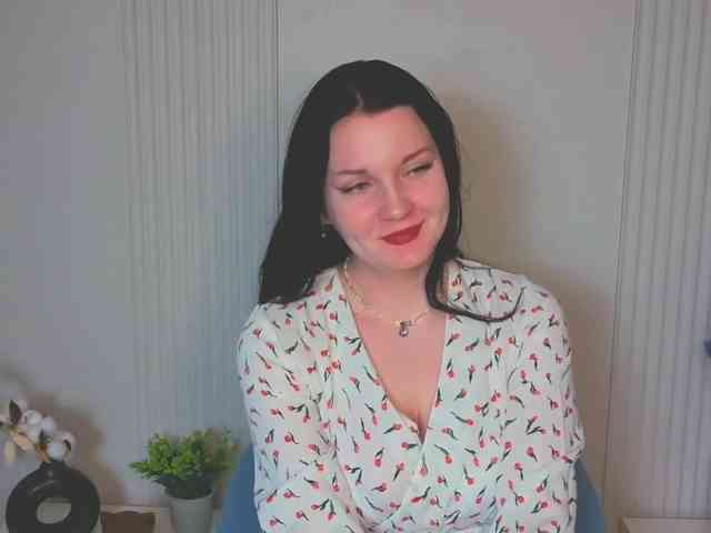 MilaSaly webcam
