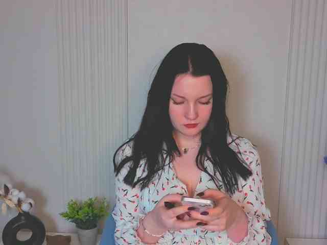 MilaSaly webcam
