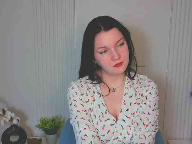 MilaSaly webcam