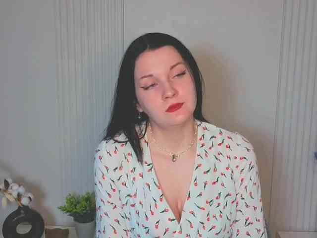 MilaSaly webcam