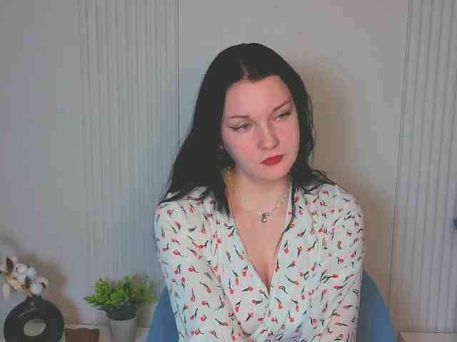 MilaSaly webcam