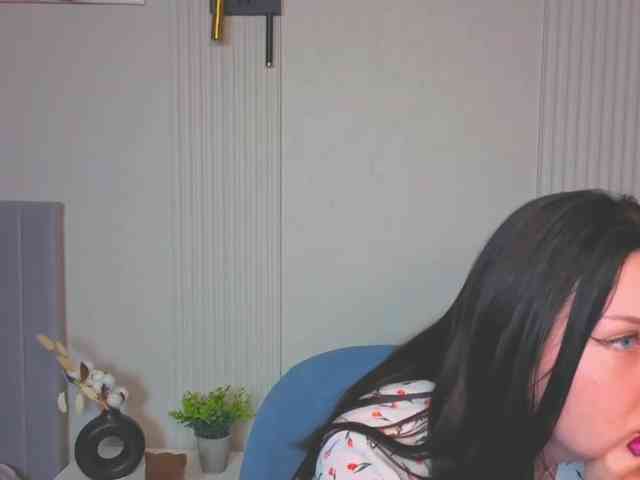 MilaSaly webcam