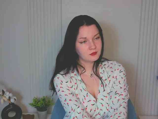MilaSaly webcam