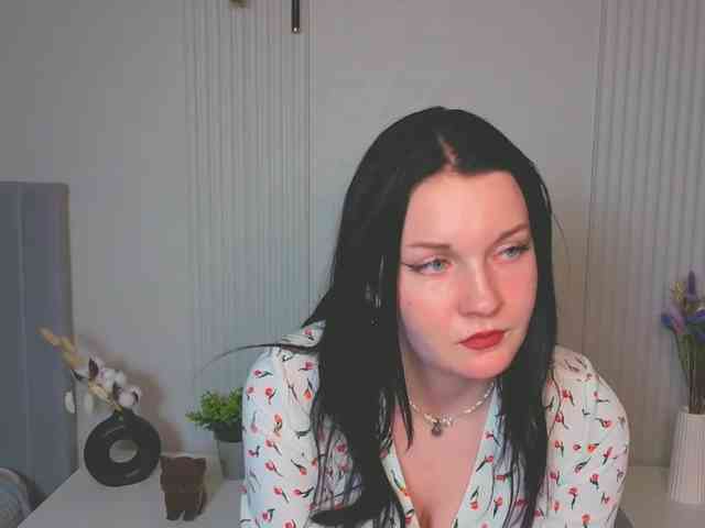 MilaSaly webcam