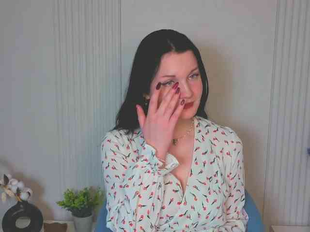 MilaSaly webcam