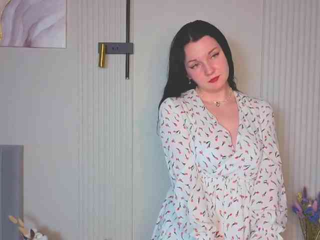 MilaSaly webcam