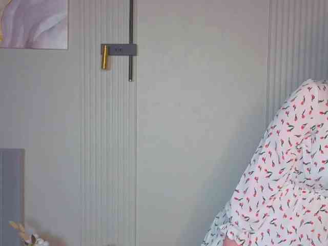 MilaSaly webcam