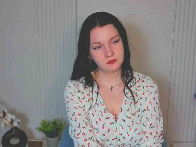 MilaSaly webcam