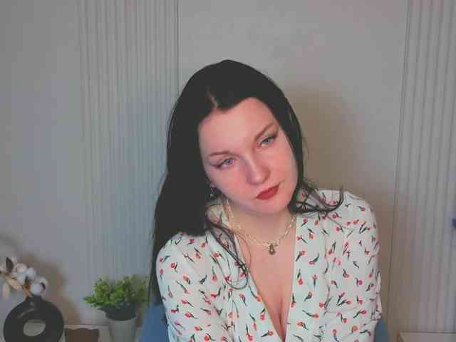 MilaSaly webcam