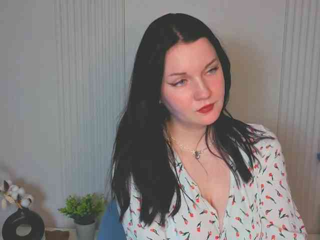 MilaSaly webcam