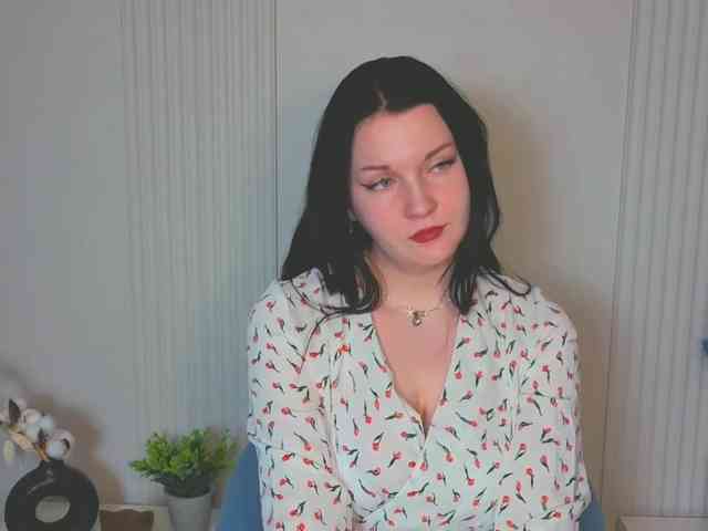 MilaSaly webcam