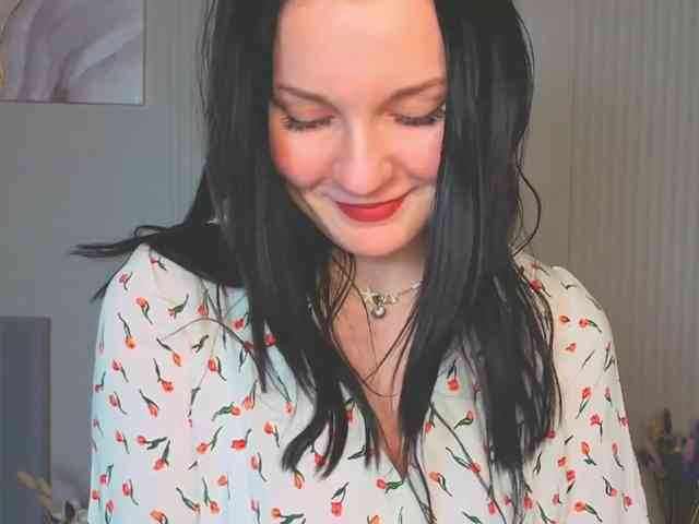 MilaSaly webcam