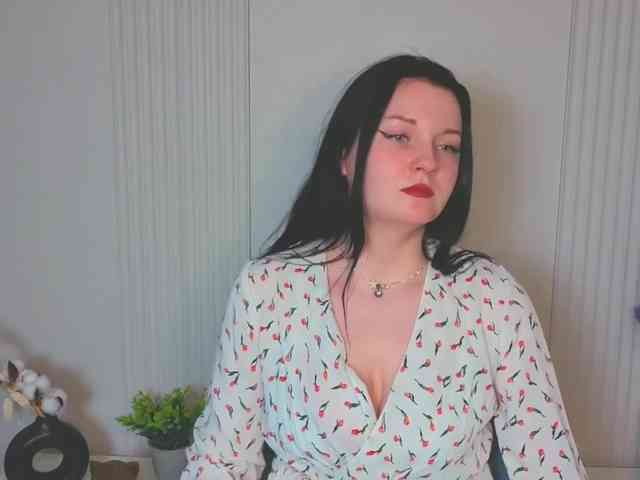 MilaSaly webcam