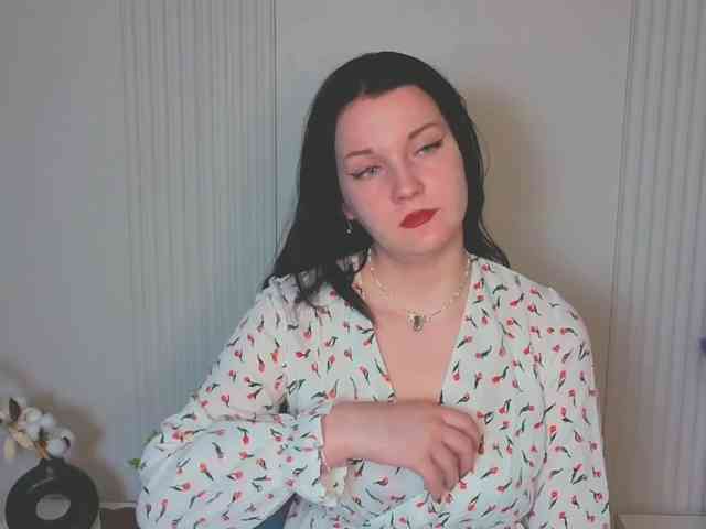 MilaSaly webcam