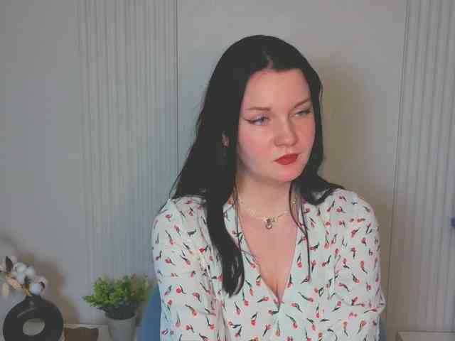 MilaSaly webcam