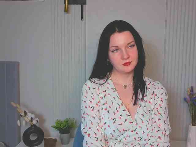 MilaSaly webcam