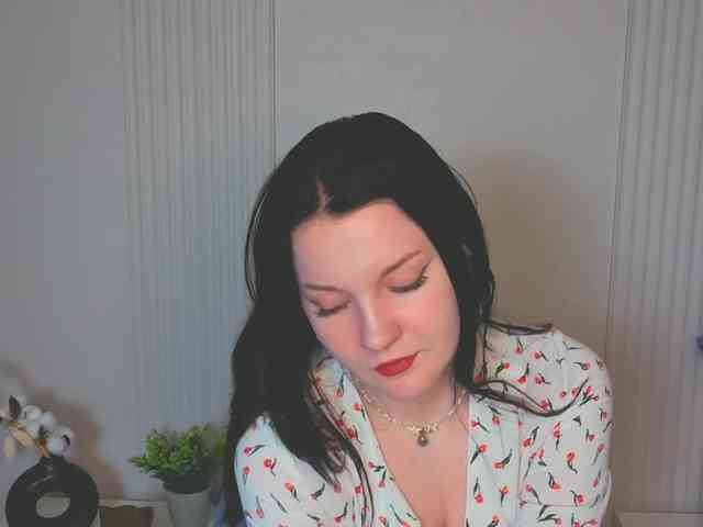 MilaSaly webcam