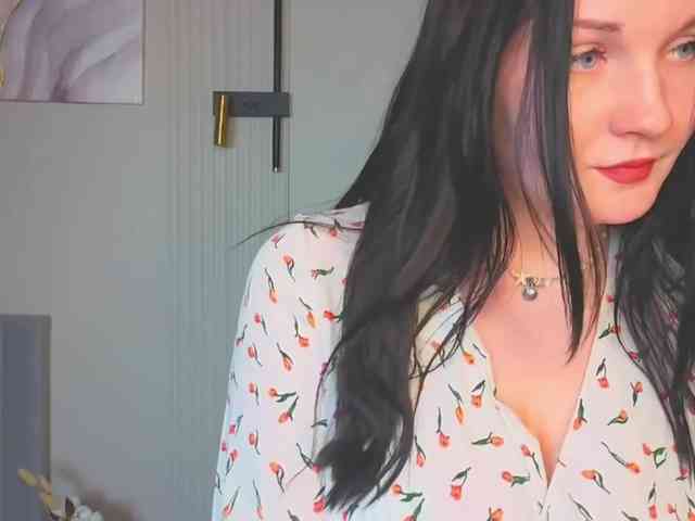 MilaSaly webcam