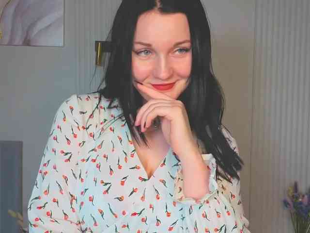 MilaSaly webcam