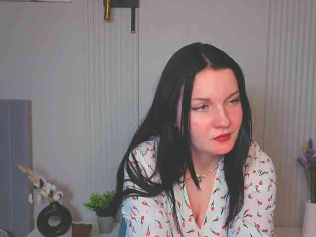 MilaSaly webcam
