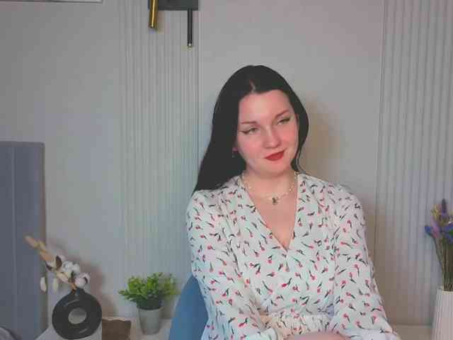 MilaSaly webcam