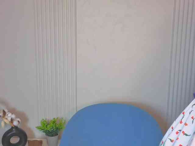 MilaSaly webcam