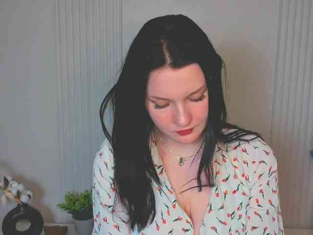 MilaSaly webcam