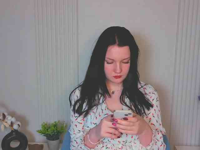 MilaSaly webcam