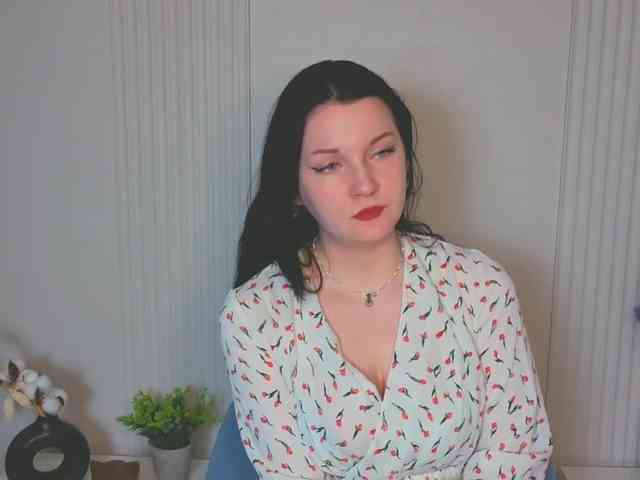 MilaSaly webcam