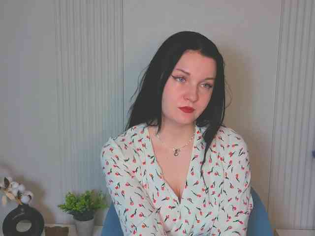 MilaSaly webcam