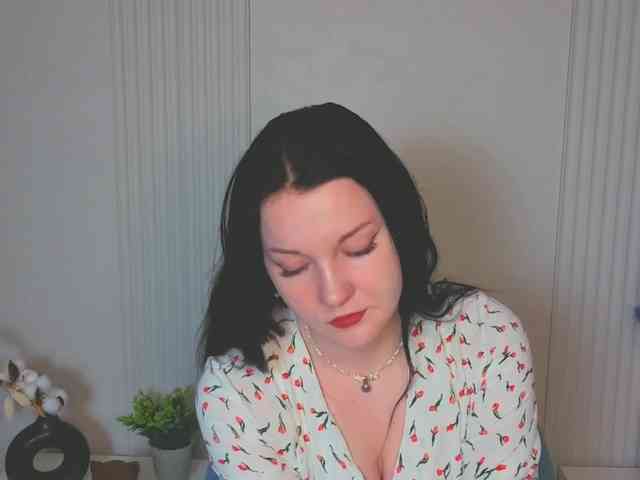MilaSaly webcam