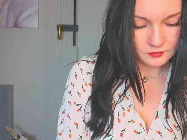 MilaSaly webcam