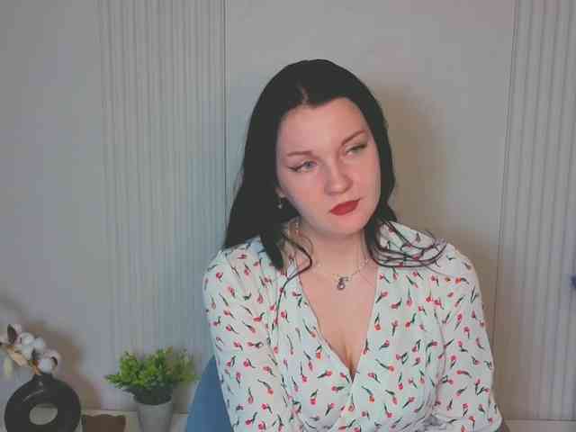MilaSaly webcam