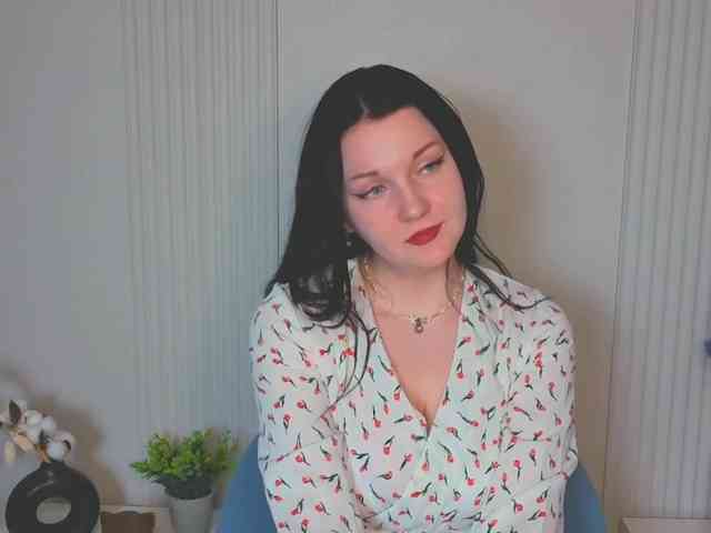 MilaSaly webcam
