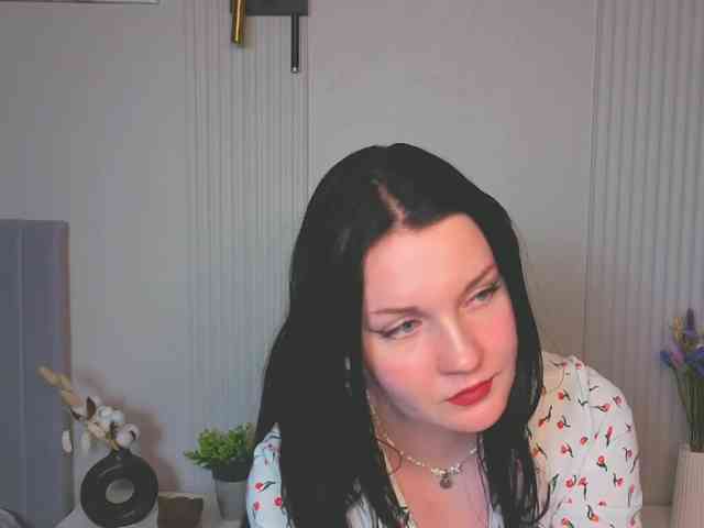 MilaSaly webcam