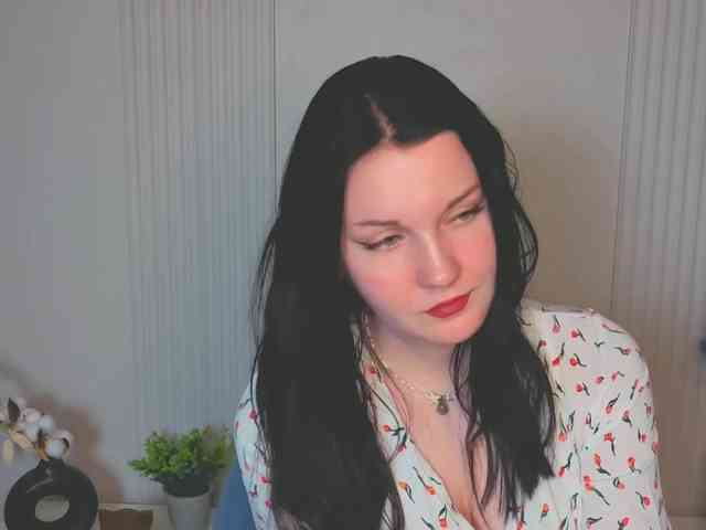 MilaSaly webcam