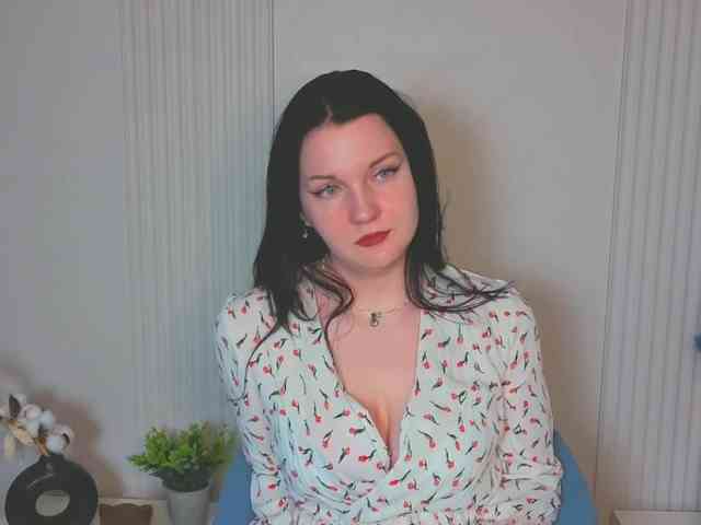 MilaSaly webcam