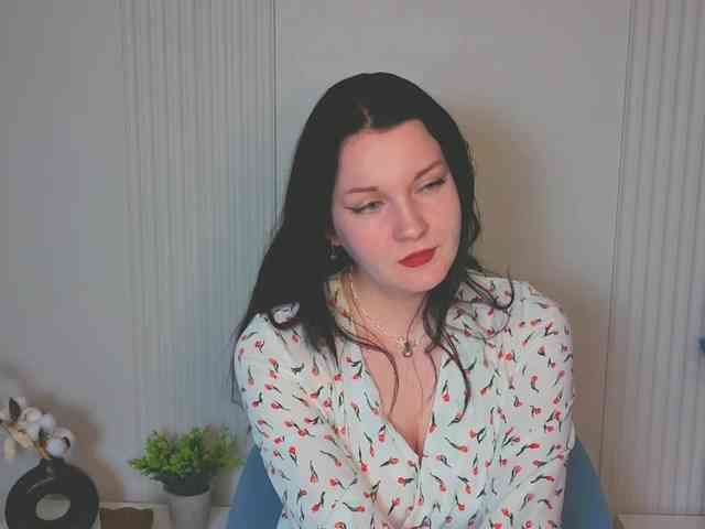 MilaSaly webcam
