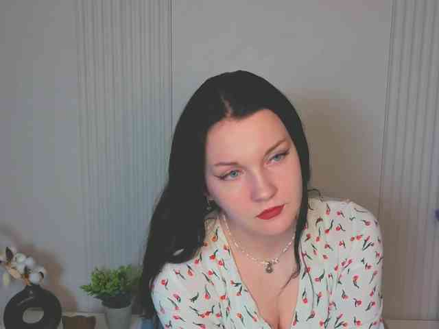 MilaSaly webcam