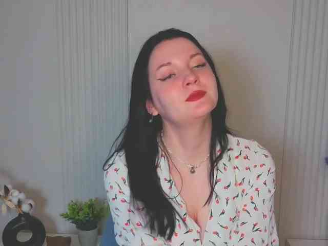 MilaSaly webcam