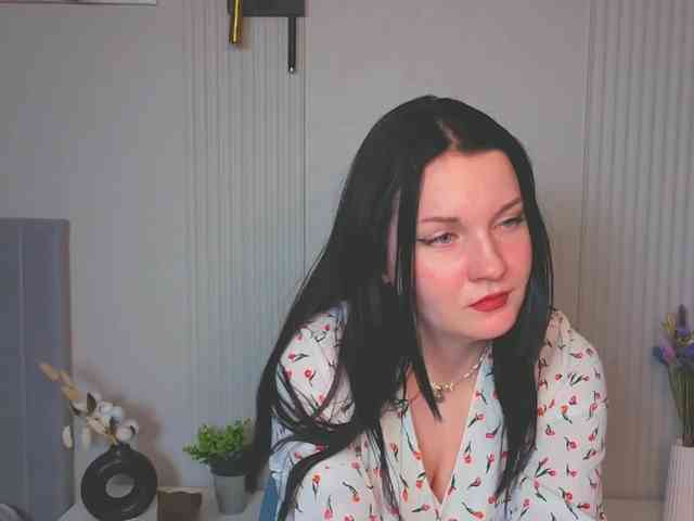 MilaSaly webcam