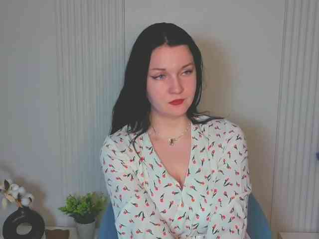 MilaSaly webcam