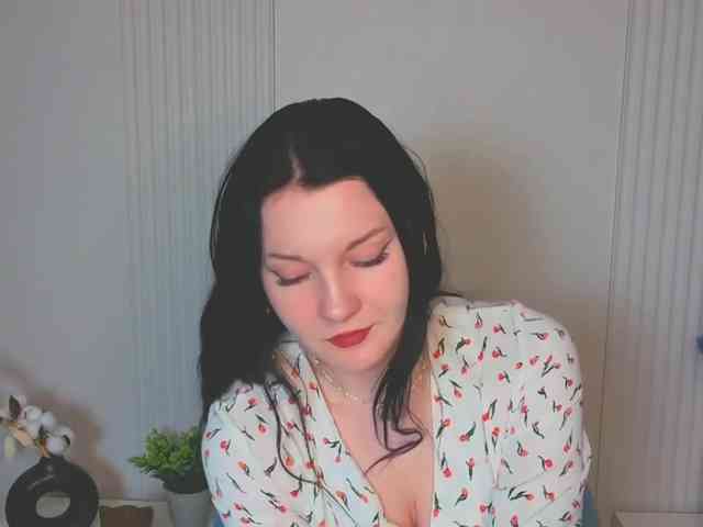 MilaSaly webcam