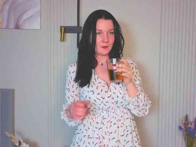 MilaSaly webcam
