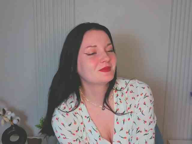 MilaSaly webcam
