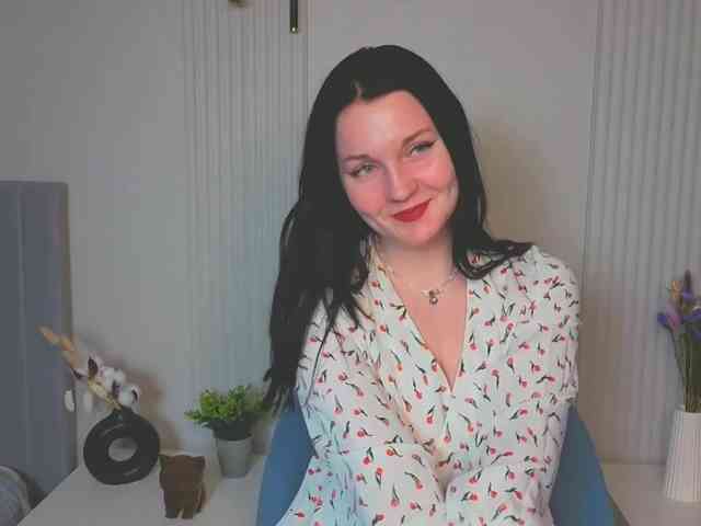 MilaSaly webcam