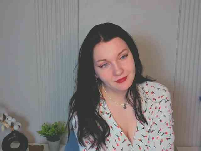 MilaSaly webcam