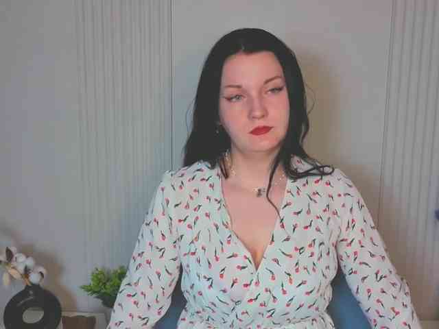 MilaSaly webcam