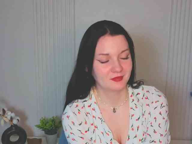 MilaSaly webcam