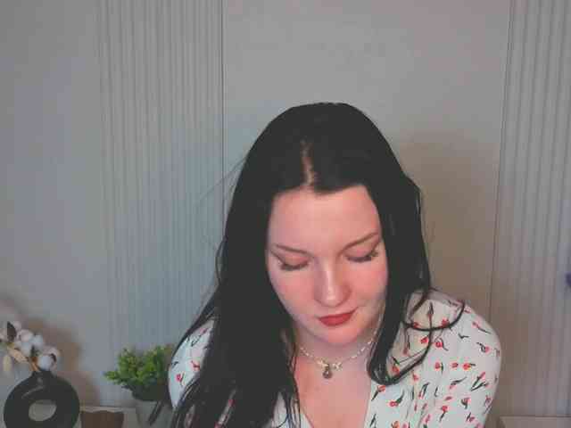 MilaSaly webcam